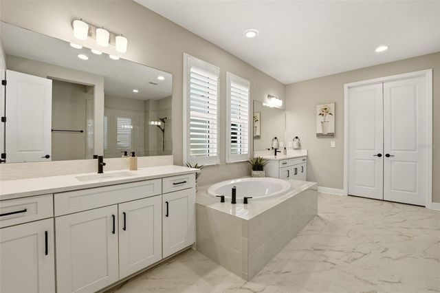 5820 MILLENNIUM SILVER COURT, Sarasota, FL 34238