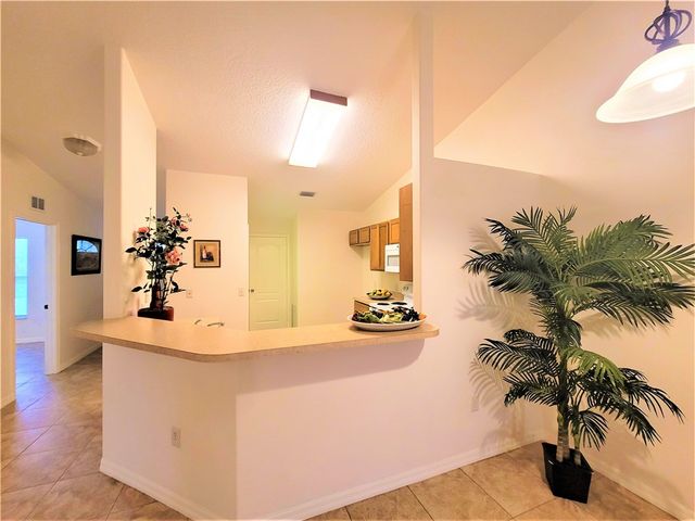 351 Del Monte Road B, Sebastian, FL 32958