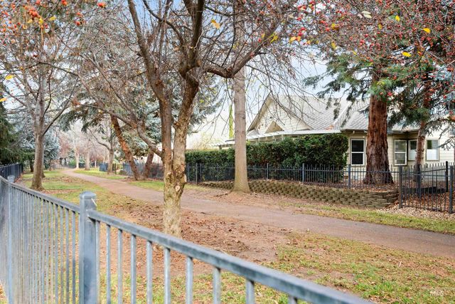 1640 S Lakemoor Way, Eagle, ID 83616