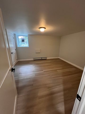 30 Beechmont St 1, Worcester, MA 01609