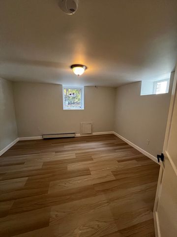 30 Beechmont St 1, Worcester, MA 01609