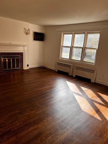 30 Beechmont St 1, Worcester, MA 01609