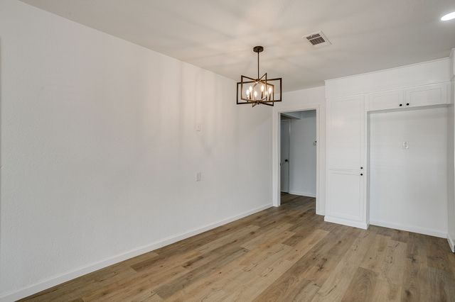 1501 E Henderson Street, Cleburne, TX 76031