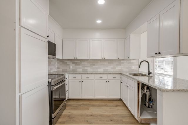 1501 E Henderson Street, Cleburne, TX 76031