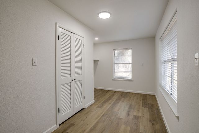 1501 E Henderson Street, Cleburne, TX 76031