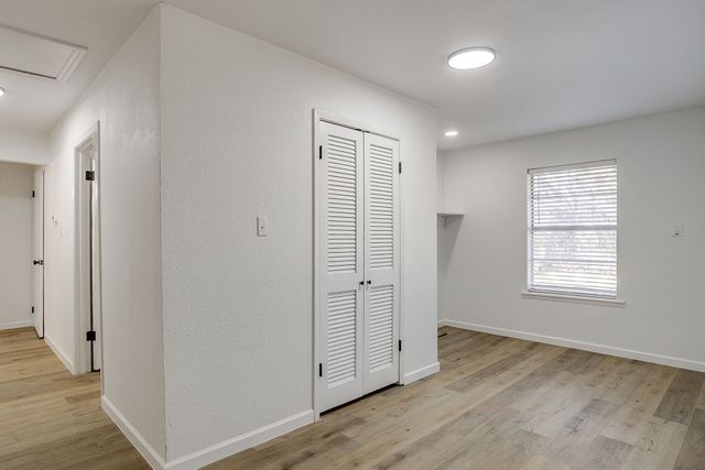 1501 E Henderson Street, Cleburne, TX 76031