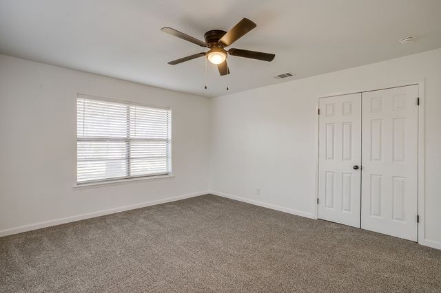 1501 E Henderson Street, Cleburne, TX 76031