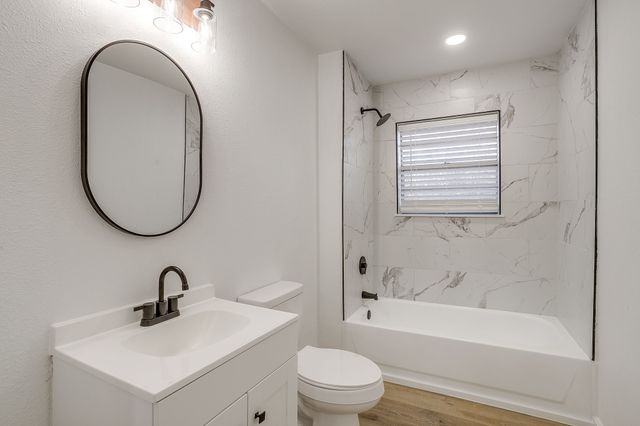 1501 E Henderson Street, Cleburne, TX 76031