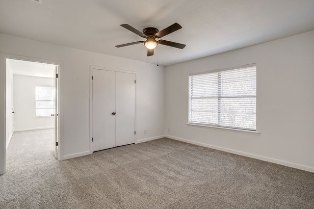 1501 E Henderson Street, Cleburne, TX 76031