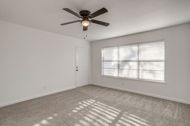 1501 E Henderson Street, Cleburne, TX 76031