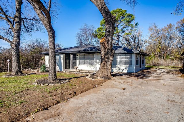 1501 E Henderson Street, Cleburne, TX 76031