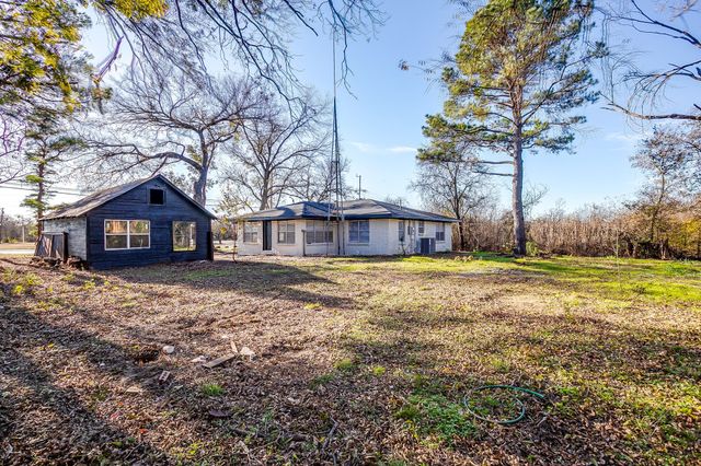 1501 E Henderson Street, Cleburne, TX 76031