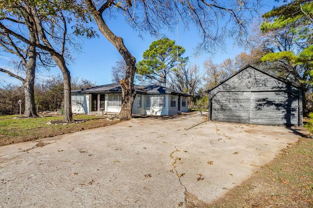 1501 E Henderson Street, Cleburne, TX 76031