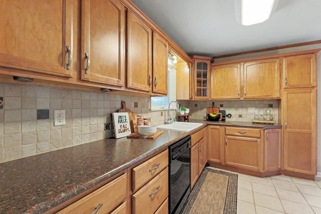 1423 N Garland St, Wichita, KS 67203