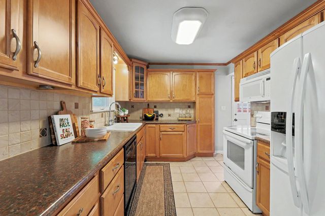 1423 N Garland St, Wichita, KS 67203