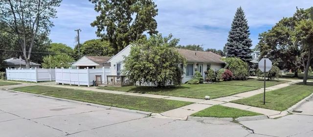 8405 Robindale Avenue, Dearborn Heights City, MI 48127