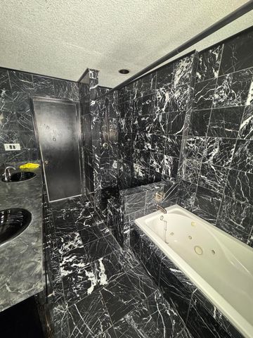 8405 Robindale Avenue, Dearborn Heights City, MI 48127