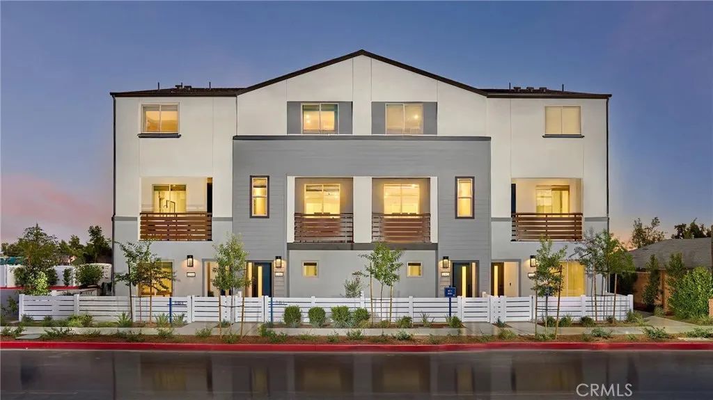 1310 W Oakcrest Paseo, Ontario, CA 91762