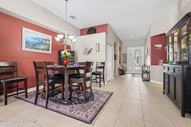 348 Gardendale Circle SE, Palm Bay, FL 32909