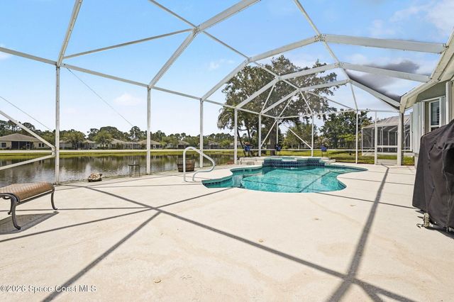 348 Gardendale Circle SE, Palm Bay, FL 32909