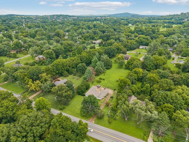 702 Wilson Pike, Brentwood, TN 37027