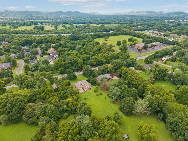 702 Wilson Pike, Brentwood, TN 37027