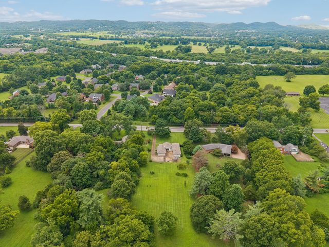 702 Wilson Pike, Brentwood, TN 37027
