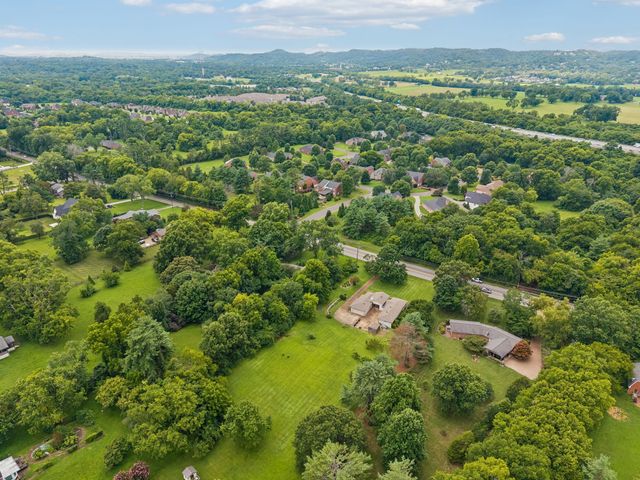 702 Wilson Pike, Brentwood, TN 37027