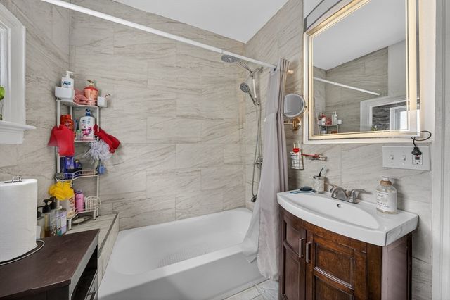 293 Swan St, Providence, RI 02905