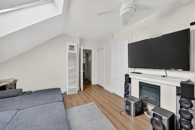293 Swan St, Providence, RI 02905
