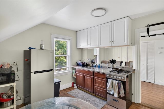 293 Swan St, Providence, RI 02905