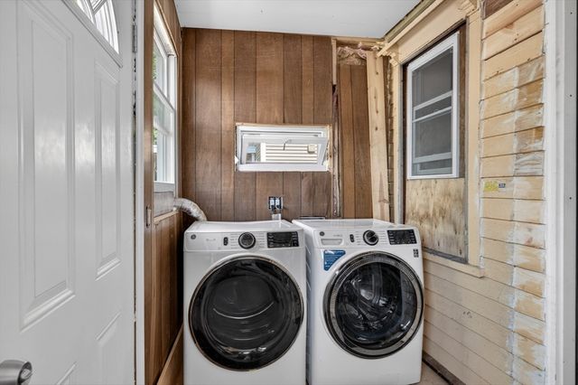 293 Swan St, Providence, RI 02905