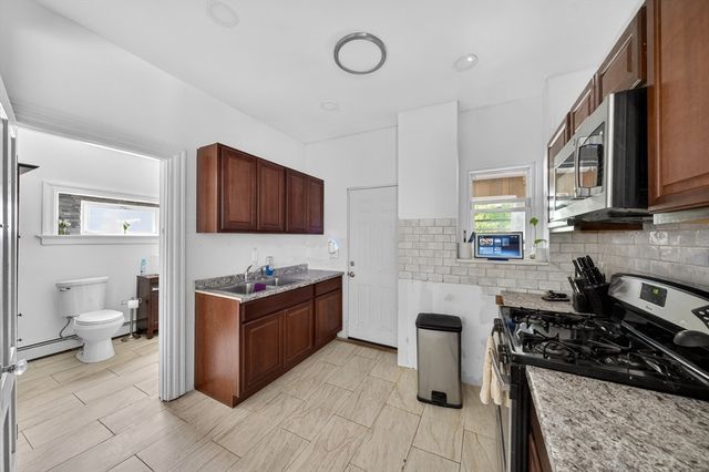 293 Swan St, Providence, RI 02905