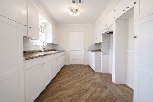 304 Frankie Street, Wharton, TX 77488