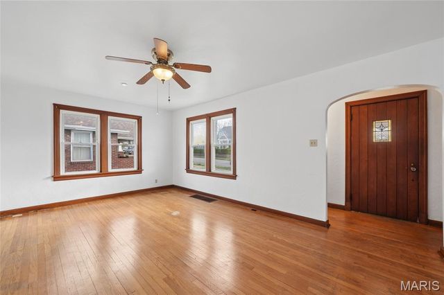 905 Burgess Avenue, Crystal City, MO 63019