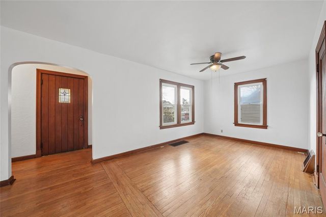 905 Burgess Avenue, Crystal City, MO 63019