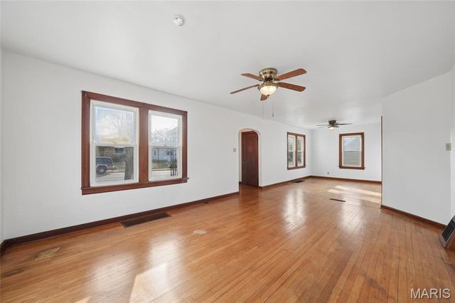 905 Burgess Avenue, Crystal City, MO 63019