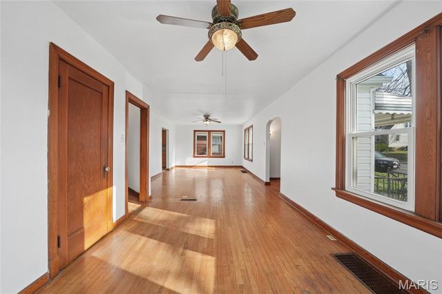 905 Burgess Avenue, Crystal City, MO 63019