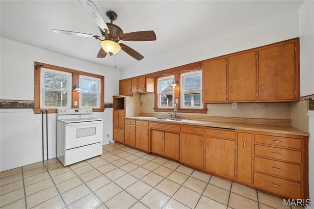 905 Burgess Avenue, Crystal City, MO 63019