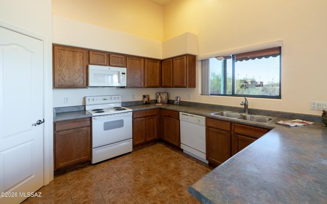 32 S Happy Valley Saddle Drive, Tucson, AZ 85748