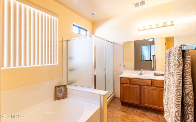 32 S Happy Valley Saddle Drive, Tucson, AZ 85748