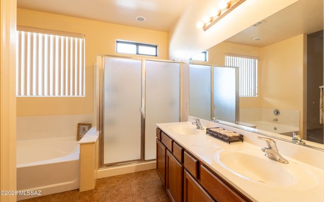 32 S Happy Valley Saddle Drive, Tucson, AZ 85748