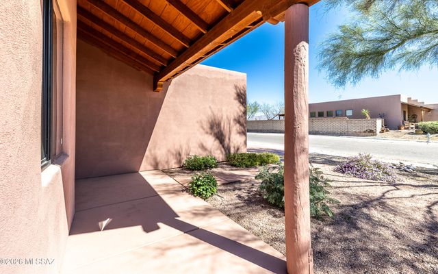 32 S Happy Valley Saddle Drive, Tucson, AZ 85748
