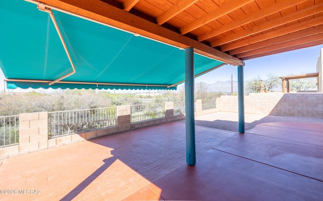 32 S Happy Valley Saddle Drive, Tucson, AZ 85748