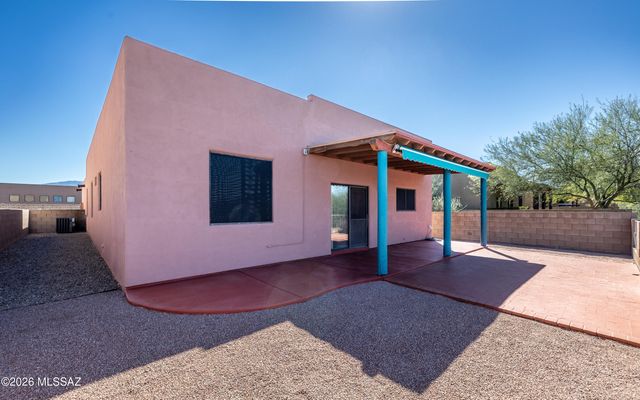 32 S Happy Valley Saddle Drive, Tucson, AZ 85748