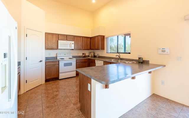 32 S Happy Valley Saddle Drive, Tucson, AZ 85748