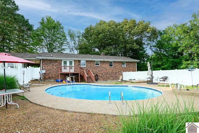 740 Tyree Rd, Paducah, KY 42003