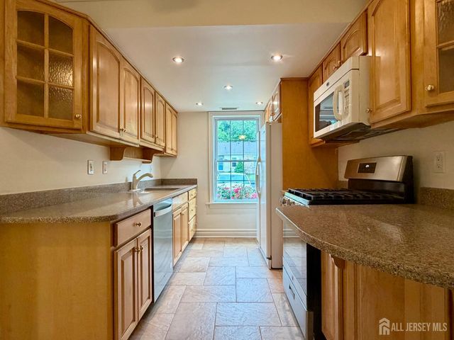 169 Devon Court, Old Bridge, NJ 08857