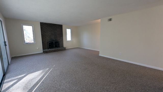 10 Sherwood Ave, Foxboro, MA 02035