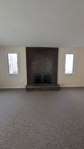 10 Sherwood Ave, Foxboro, MA 02035